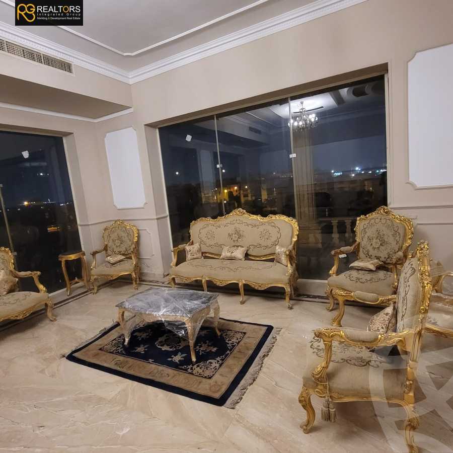 https://aqarmap.com.eg/ar/listing/4927679-for-sale-cairo-el-sheikh-zayed-city-compounds-royal-city