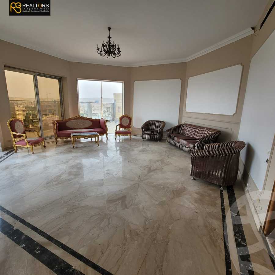 https://aqarmap.com.eg/ar/listing/4927679-for-sale-cairo-el-sheikh-zayed-city-compounds-royal-city