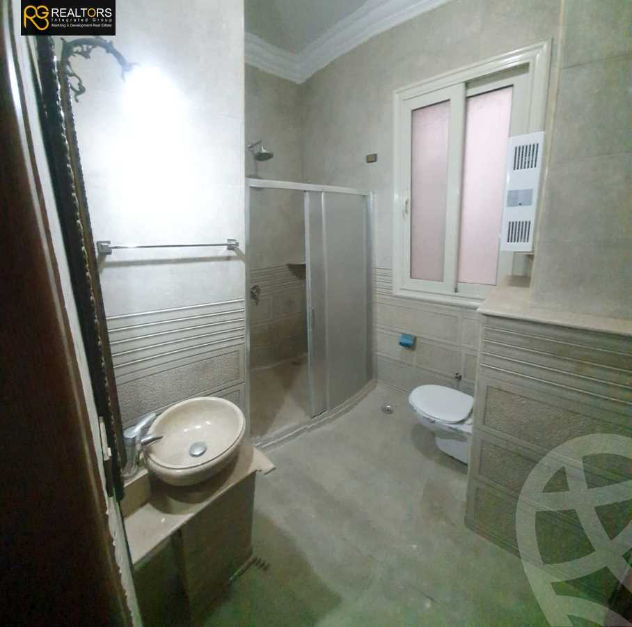 https://aqarmap.com.eg/ar/listing/4927679-for-sale-cairo-el-sheikh-zayed-city-compounds-royal-city