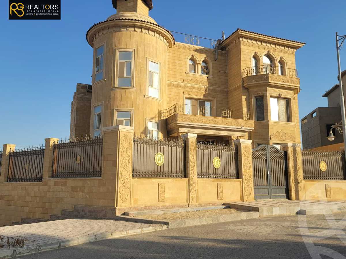 https://aqarmap.com.eg/ar/listing/4927679-for-sale-cairo-el-sheikh-zayed-city-compounds-royal-city