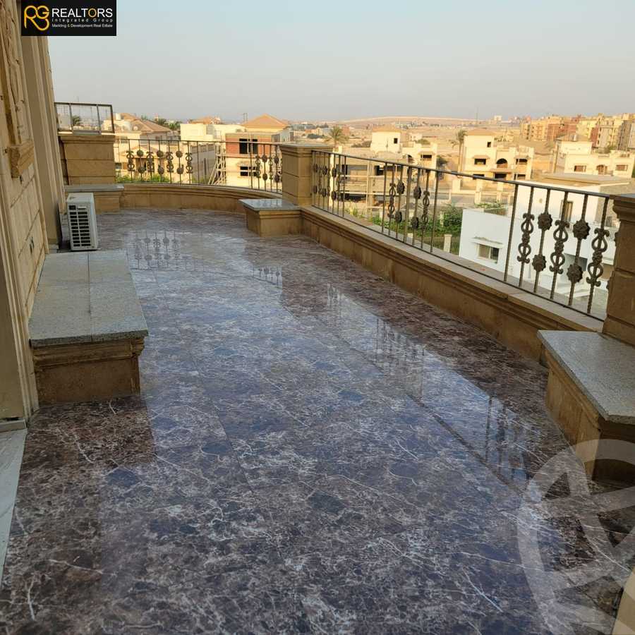 https://aqarmap.com.eg/ar/listing/4927679-for-sale-cairo-el-sheikh-zayed-city-compounds-royal-city