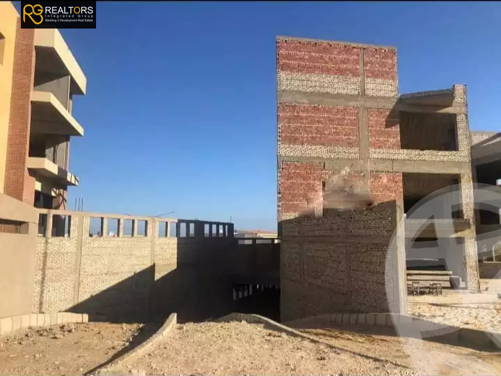 https://aqarmap.com.eg/ar/listing/5010406-for-sale-cairo-el-sheikh-zayed-city-compounds-rkn-blz-mwl-lbdr-llttwyr