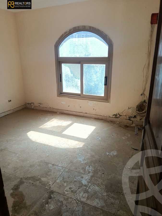 https://aqarmap.com.eg/en/listing/5085440-for-sale-cairo-el-sheikh-zayed-city-compounds-el-yasmeen-compound