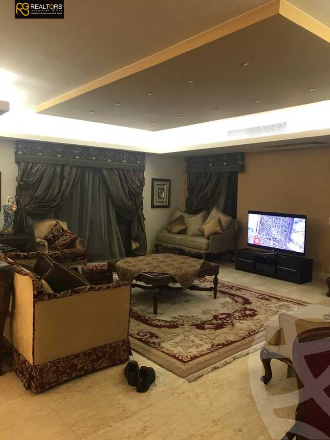 https://aqarmap.com.eg/ar/listing/5085620-for-sale-cairo-el-sheikh-zayed-city-compounds-royal-city