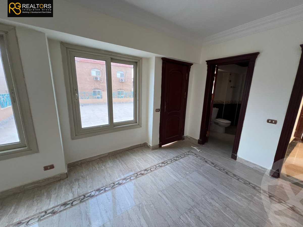 https://aqarmap.com.eg/en/listing/5085721-for-sale-cairo-el-sheikh-zayed-city-compounds-el-yasmeen-compound