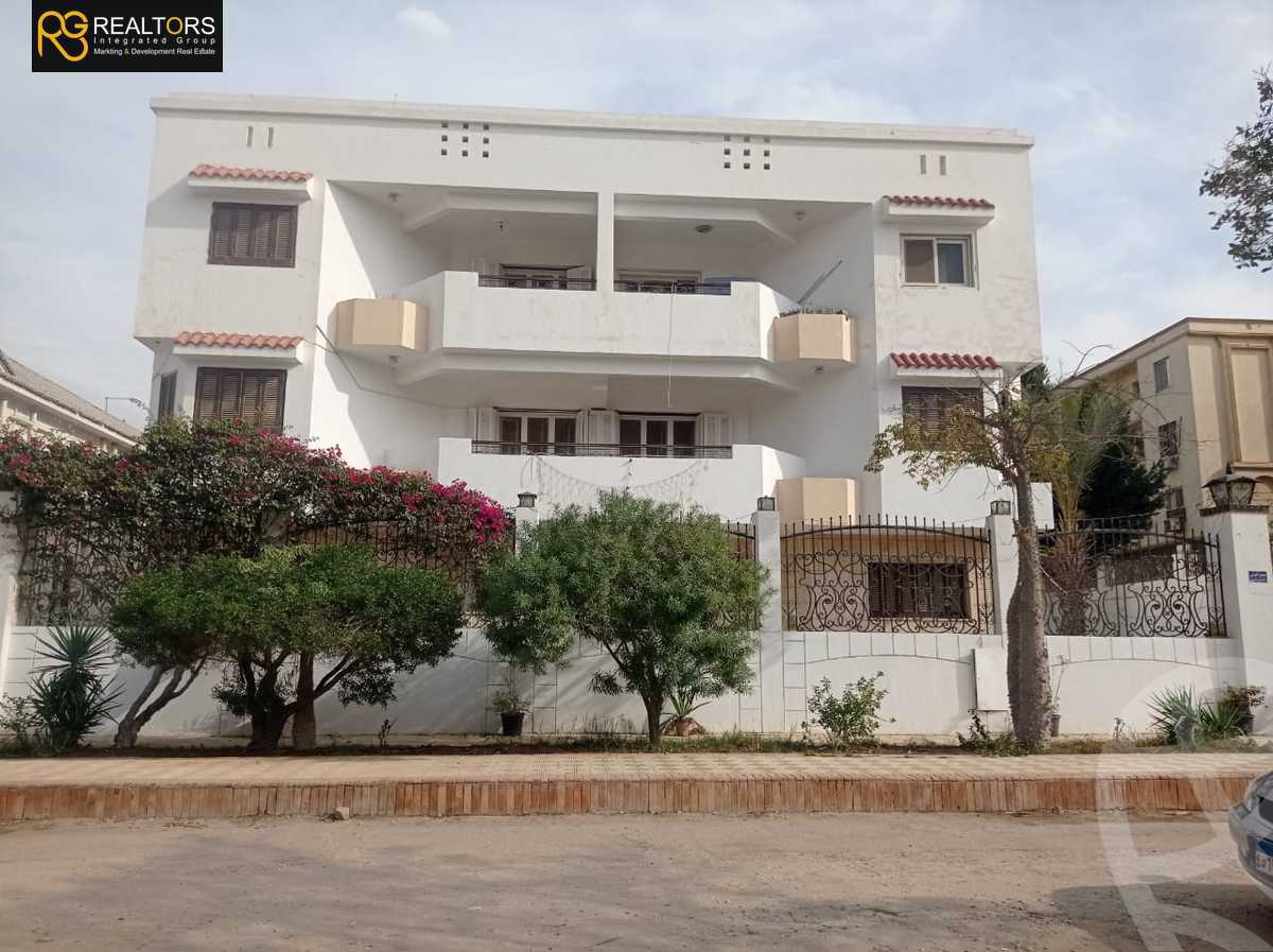 https://aqarmap.com.eg/ar/listing/5200383-for-sale-cairo-6th-of-october-featured-neighborhood-el-motamayez-neighborhood-abd-el-moneim-riad-st