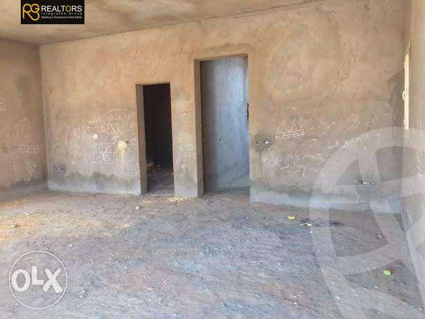 https://aqarmap.com.eg/en/listing/5219799-for-sale-cairo-el-sheikh-zayed-city-compounds-royal-meadows