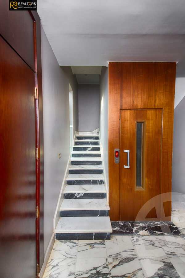 https://aqarmap.com.eg/ar/listing/5219923-for-sale-cairo-el-sheikh-zayed-city-compounds-kmbwnd-ljry-swdyk