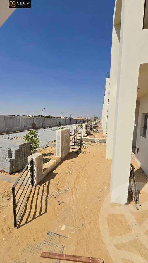 https://aqarmap.com.eg/ar/listing/5225553-for-sale-cairo-el-sheikh-zayed-city-lshykh-zyd-ljdyd-lac-ville-el-gabry-developments
