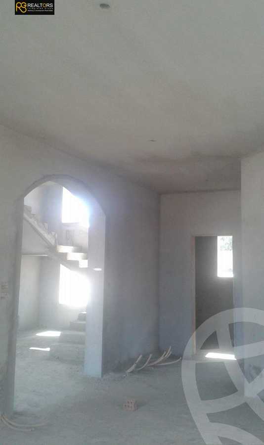 https://aqarmap.com.eg/en/listing/5227006-for-sale-cairo-el-sheikh-zayed-city-alex-cairo-desert-road-mdyn-sfnks-ljdyd-de-joya-park-compound-taj-misr