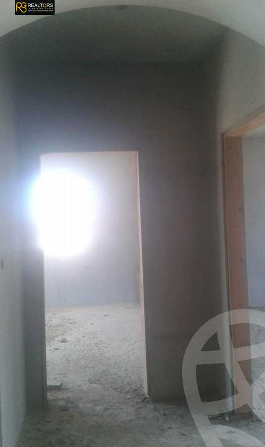 https://aqarmap.com.eg/en/listing/5227006-for-sale-cairo-el-sheikh-zayed-city-alex-cairo-desert-road-mdyn-sfnks-ljdyd-de-joya-park-compound-taj-misr