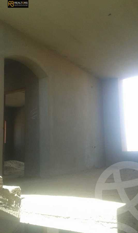 https://aqarmap.com.eg/en/listing/5227006-for-sale-cairo-el-sheikh-zayed-city-alex-cairo-desert-road-mdyn-sfnks-ljdyd-de-joya-park-compound-taj-misr