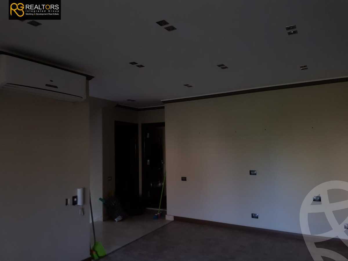https://aqarmap.com.eg/en/listing/5227019-for-sale-cairo-el-sheikh-zayed-city-compounds-greens