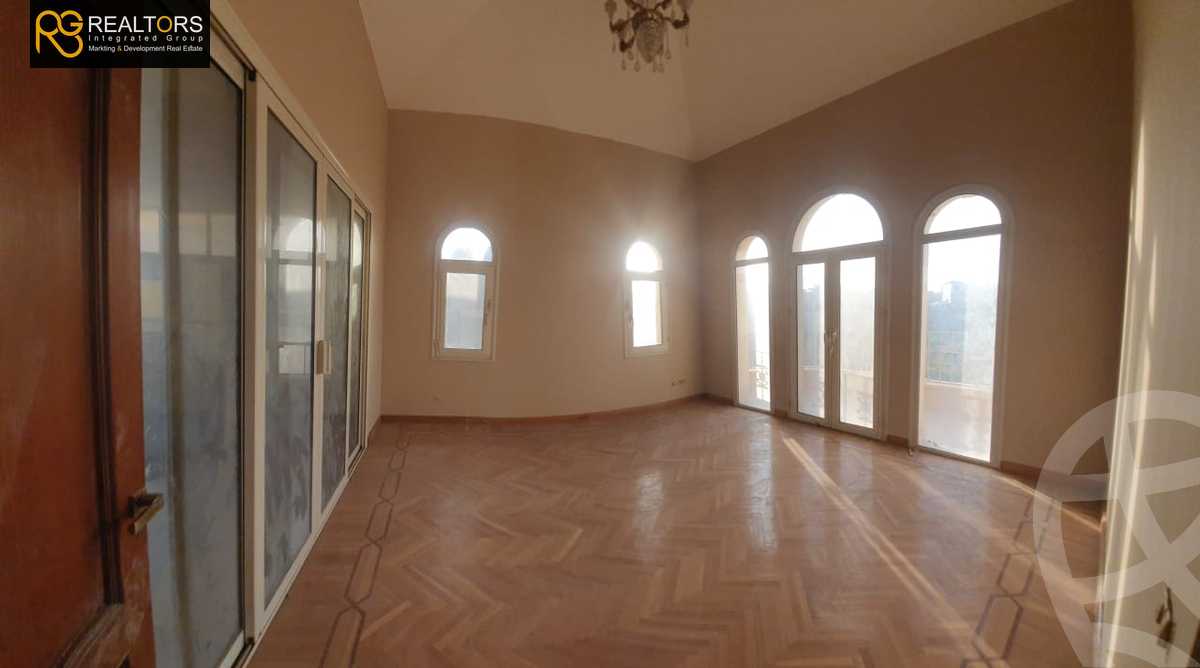 https://aqarmap.com.eg/ar/listing/5234106-for-sale-cairo-el-sheikh-zayed-city-compounds-royal-city