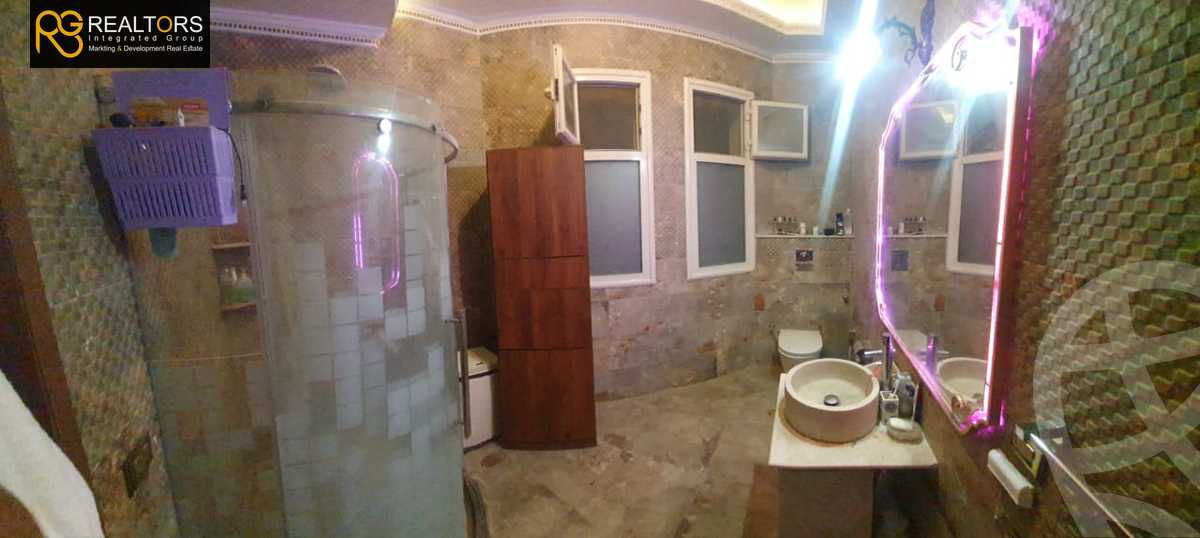 https://aqarmap.com.eg/ar/listing/5234106-for-sale-cairo-el-sheikh-zayed-city-compounds-royal-city