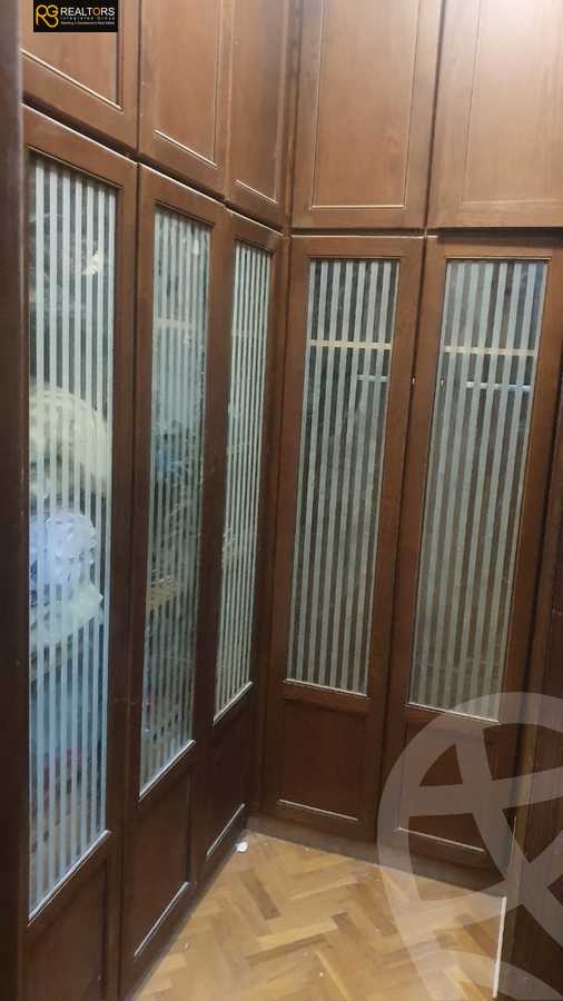 https://aqarmap.com.eg/ar/listing/5234106-for-sale-cairo-el-sheikh-zayed-city-compounds-royal-city