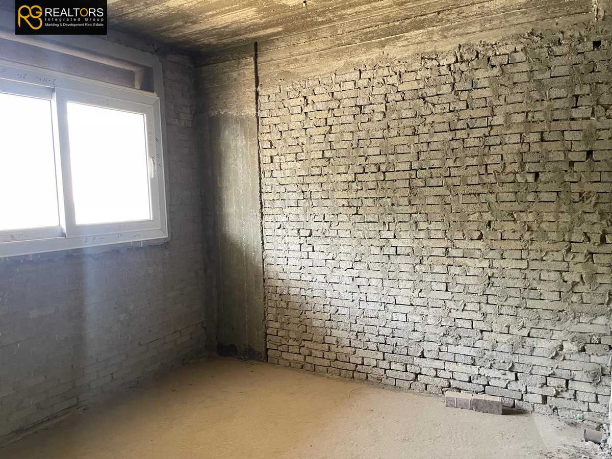 https://aqarmap.com.eg/ar/listing/5234142-for-sale-cairo-6th-of-october-compounds-pyramid-hills
