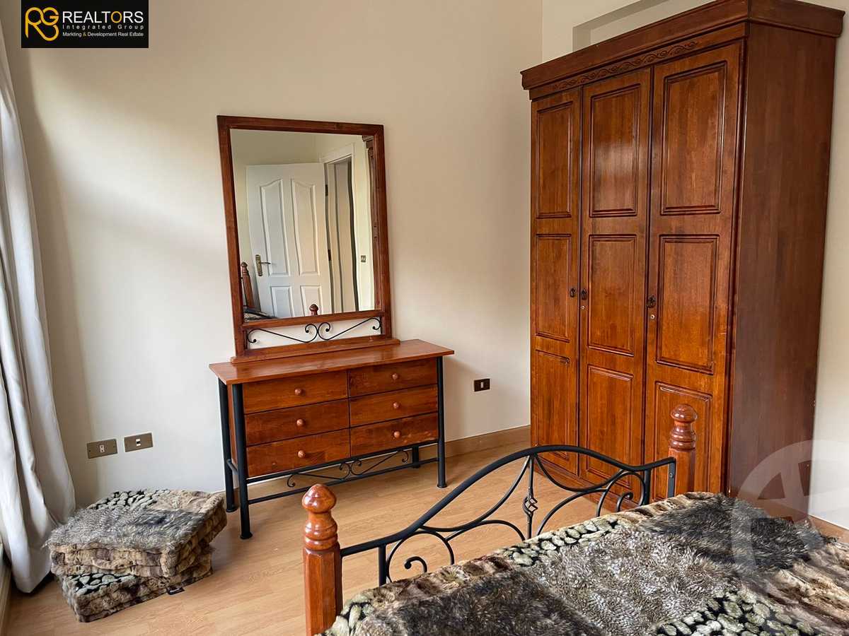 https://aqarmap.com.eg/ar/listing/5242438-for-sale-cairo-el-sheikh-zayed-city-compounds-zayed-2000