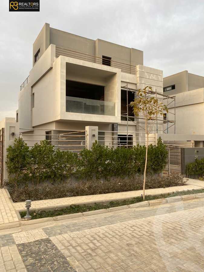https://aqarmap.com.eg/en/listing/5290684-for-sale-cairo-el-sheikh-zayed-city-compounds-el-patio-zahraa