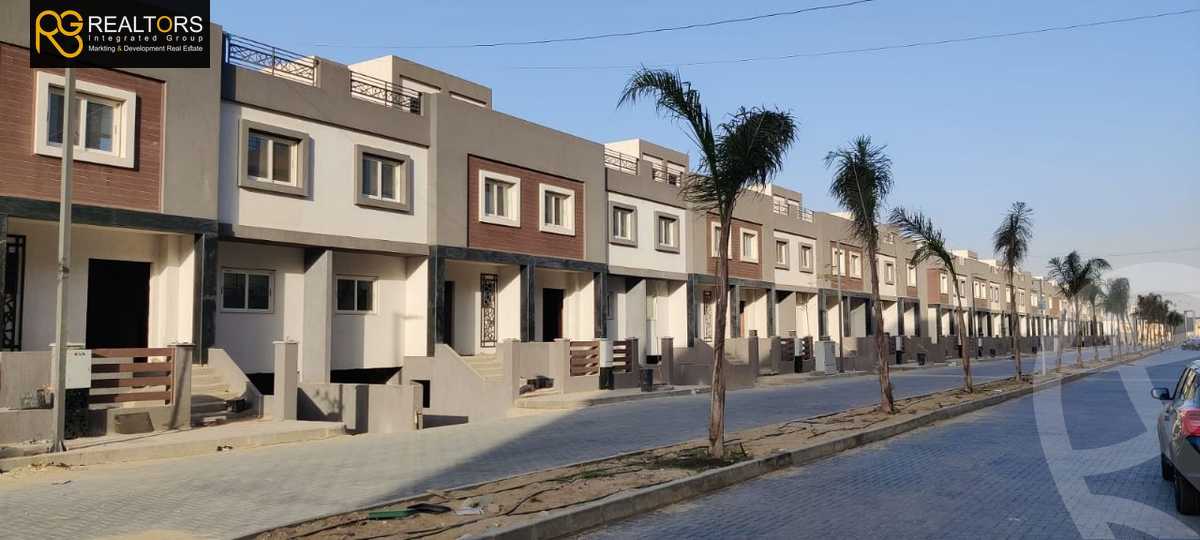 https://aqarmap.com.eg/en/listing/5290718-for-sale-cairo-new-cairo-compounds-rock-vera