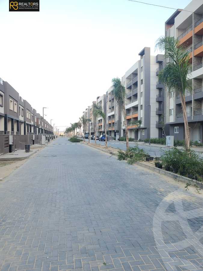 https://aqarmap.com.eg/en/listing/5290718-for-sale-cairo-new-cairo-compounds-rock-vera