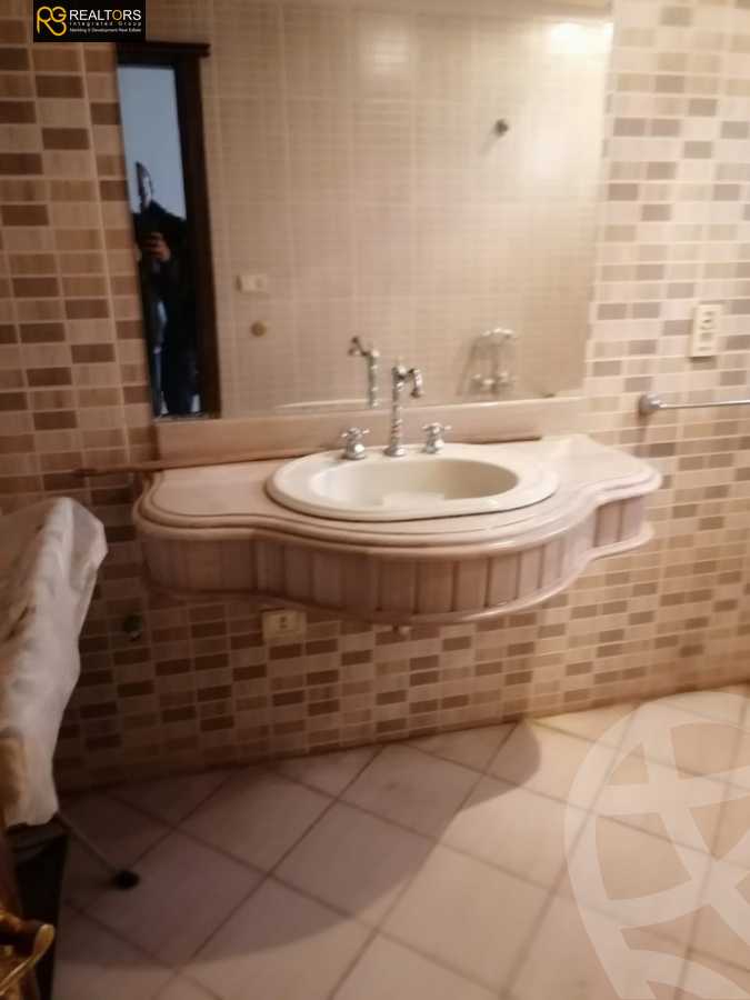 https://aqarmap.com.eg/en/listing/5290989-for-sale-cairo-el-sheikh-zayed-city-compounds-hadayek-el-mohandiseen