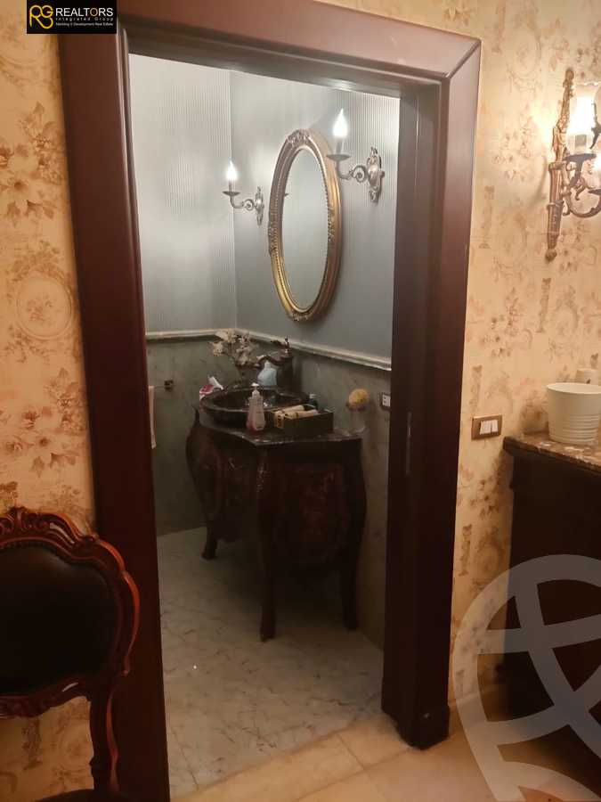 https://aqarmap.com.eg/ar/listing/5291084-for-sale-cairo-6th-of-october-compounds-mena-garden-city