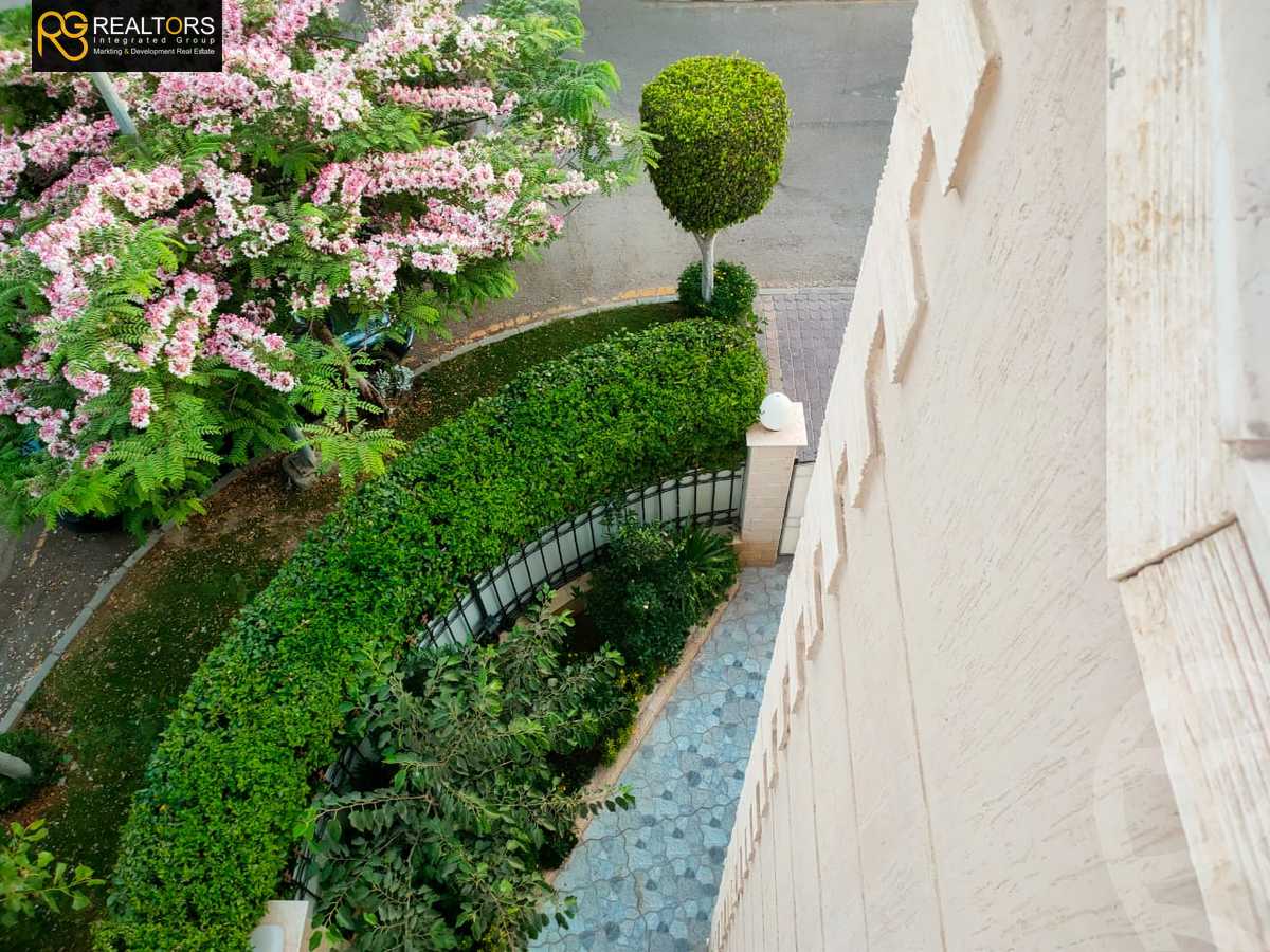 https://aqarmap.com.eg/ar/listing/5291084-for-sale-cairo-6th-of-october-compounds-mena-garden-city