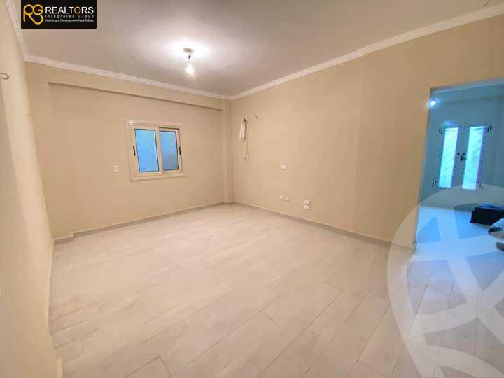 https://aqarmap.com.eg/en/listing/5293526-for-sale-cairo-6th-of-october-featured-neighborhood-first-touristic-village-el-shaheed-mohammed-abdul-latif-alshimi-st