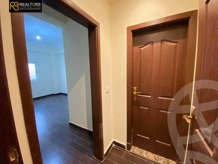 https://aqarmap.com.eg/en/listing/5293526-for-sale-cairo-6th-of-october-featured-neighborhood-first-touristic-village-el-shaheed-mohammed-abdul-latif-alshimi-st