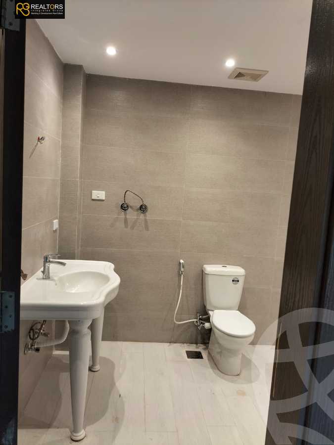 https://aqarmap.com.eg/en/listing/5293526-for-sale-cairo-6th-of-october-featured-neighborhood-first-touristic-village-el-shaheed-mohammed-abdul-latif-alshimi-st