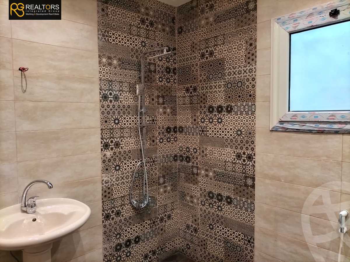 https://aqarmap.com.eg/en/listing/5293526-for-sale-cairo-6th-of-october-featured-neighborhood-first-touristic-village-el-shaheed-mohammed-abdul-latif-alshimi-st