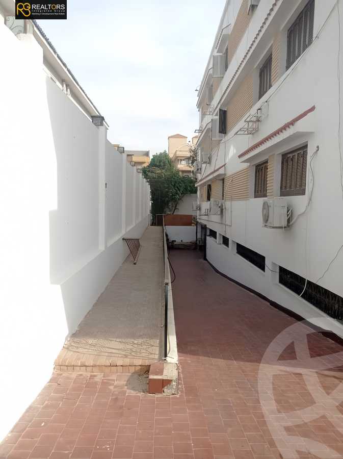 https://aqarmap.com.eg/ar/listing/5293581-for-sale-cairo-6th-of-october-featured-neighborhood-el-motamayez-neighborhood-soaad-kafafi-st