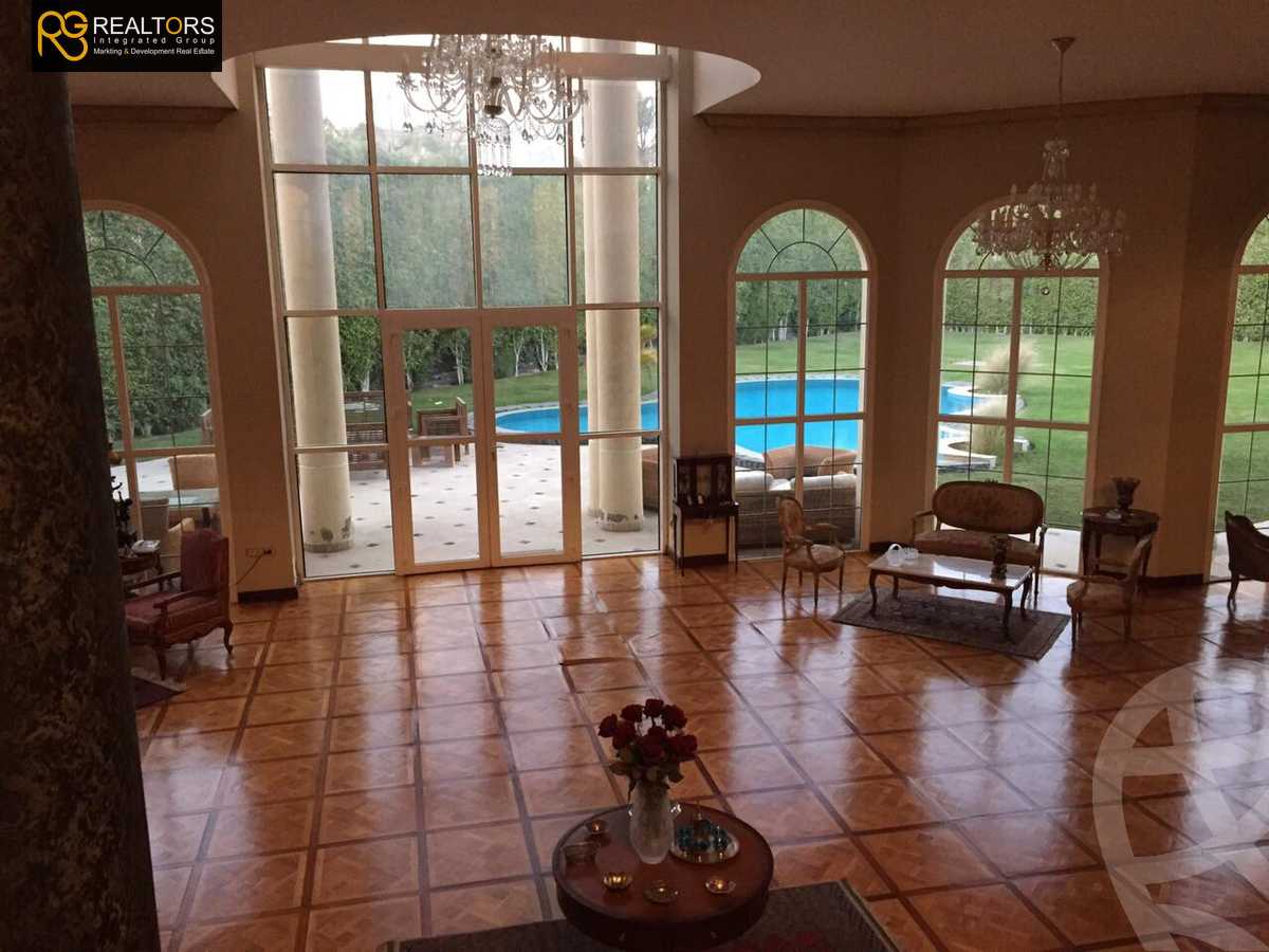 https://aqarmap.com.eg/ar/listing/5345124-for-sale-cairo-6th-of-october-compounds-royal-hills