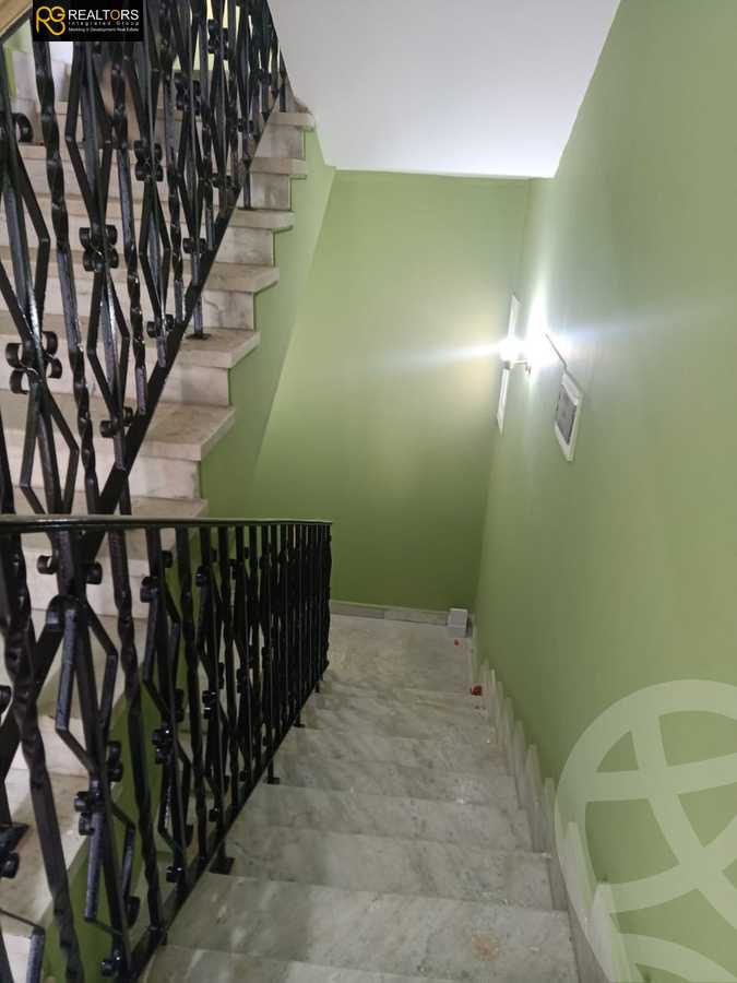 https://aqarmap.com.eg/en/listing/5394210-for-sale-cairo-6th-of-october-compounds-mena-garden-city
