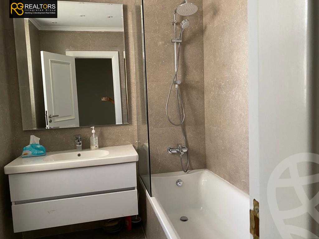 https://aqarmap.com.eg/ar/listing/5397052-for-sale-cairo-el-sheikh-zayed-city-compounds-meadows-park