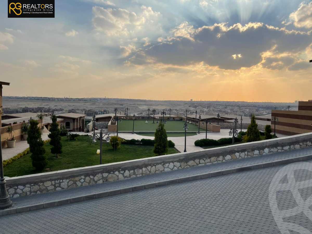 https://aqarmap.com.eg/ar/listing/5397411-for-sale-cairo-6th-of-october-compounds-pyramids-walk