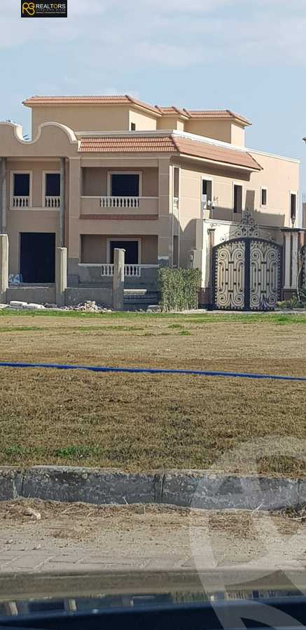 https://aqarmap.com.eg/en/listing/5397490-for-sale-cairo-el-sheikh-zayed-city-el-hay-el-thaleth-ashaer-shr-13