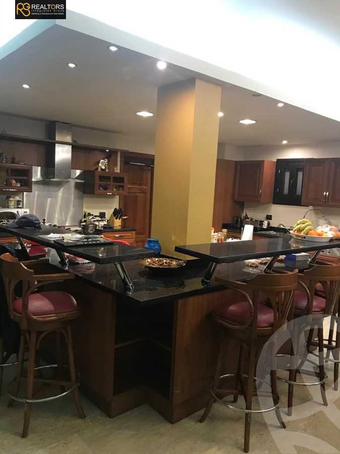 https://aqarmap.com.eg/en/listing/5397563-for-sale-cairo-el-sheikh-zayed-city-compounds-royal-city