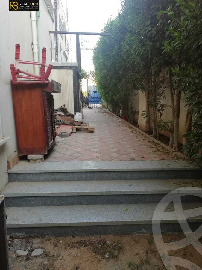 https://aqarmap.com.eg/en/listing/5397583-for-sale-cairo-el-sheikh-zayed-city-compounds-el-yasmeen-compound