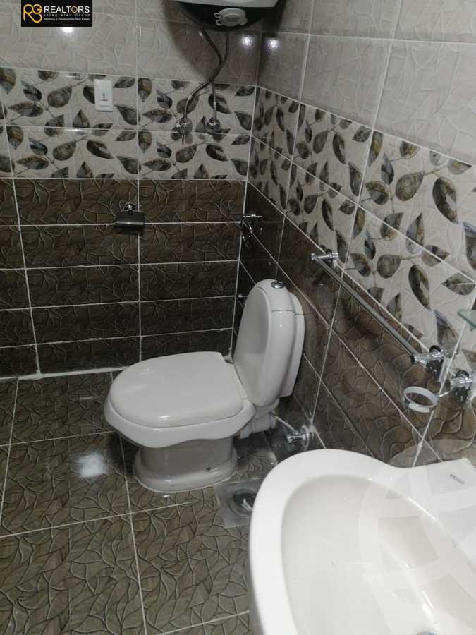 https://aqarmap.com.eg/en/listing/5397629-for-sale-cairo-el-sheikh-zayed-city-compounds-el-yasmeen-compound