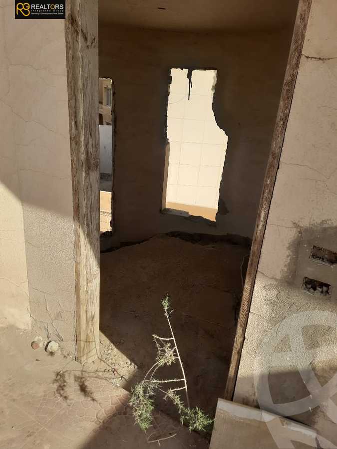 https://aqarmap.com.eg/en/listing/5397676-for-sale-cairo-el-sheikh-zayed-city-compounds-royal-city