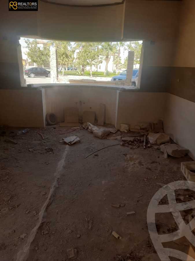 https://aqarmap.com.eg/en/listing/5397676-for-sale-cairo-el-sheikh-zayed-city-compounds-royal-city