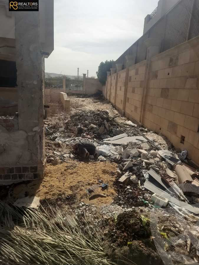 https://aqarmap.com.eg/en/listing/5397676-for-sale-cairo-el-sheikh-zayed-city-compounds-royal-city