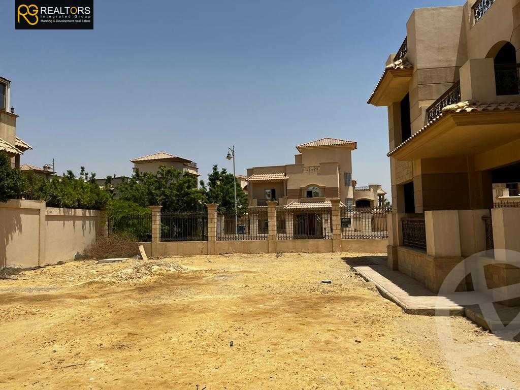 https://aqarmap.com.eg/ar/listing/5428406-for-sale-cairo-el-sheikh-zayed-city-compounds-royal-city