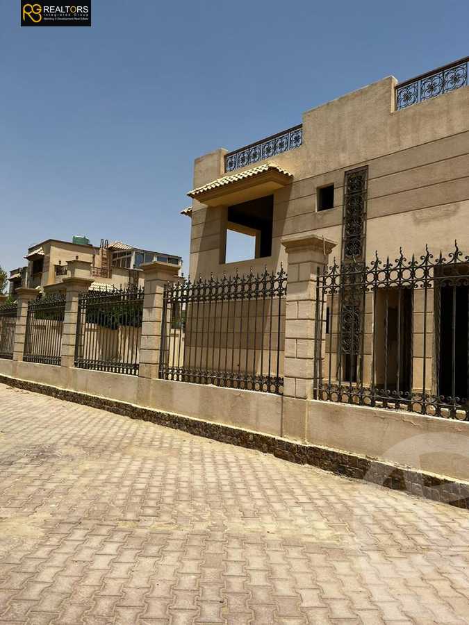 https://aqarmap.com.eg/ar/listing/5428406-for-sale-cairo-el-sheikh-zayed-city-compounds-royal-city