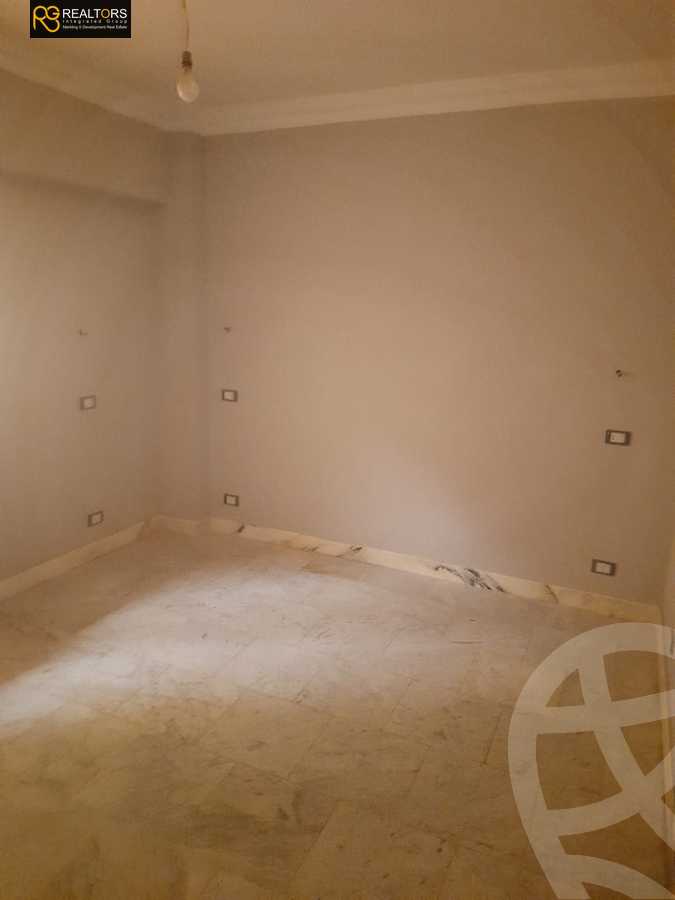 https://aqarmap.com.eg/ar/listing/5428521-for-sale-cairo-6th-of-october-compounds-pyramids-walk