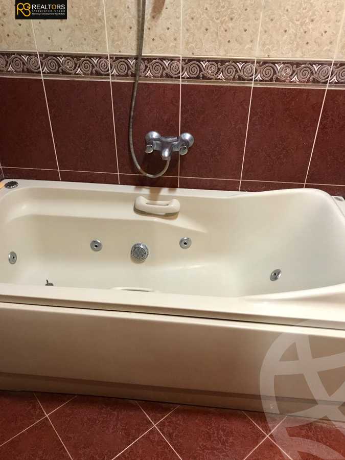 https://aqarmap.com.eg/en/listing/5428716-for-sale-cairo-el-sheikh-zayed-city-compounds-hadayek-el-mohandiseen