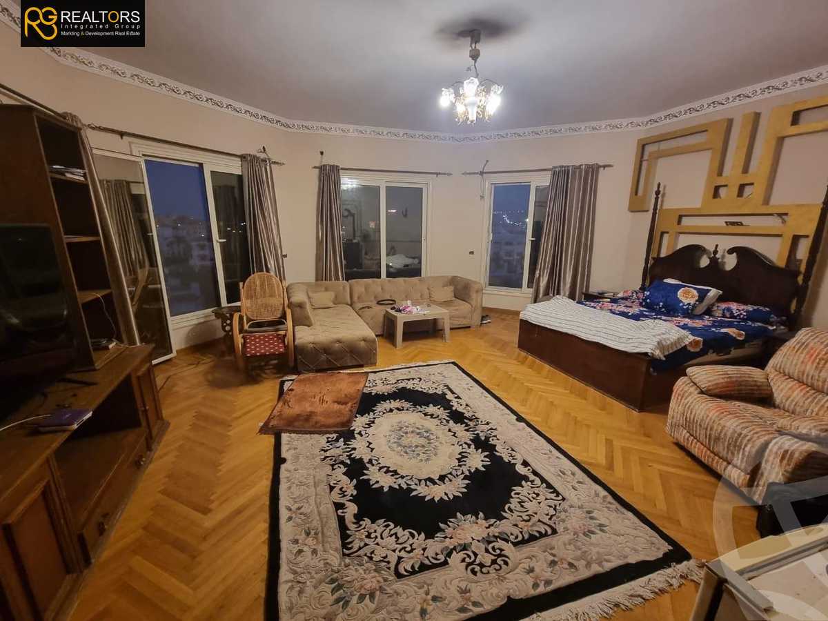 https://aqarmap.com.eg/ar/listing/5446884-for-sale-cairo-el-sheikh-zayed-city-compounds-royal-city