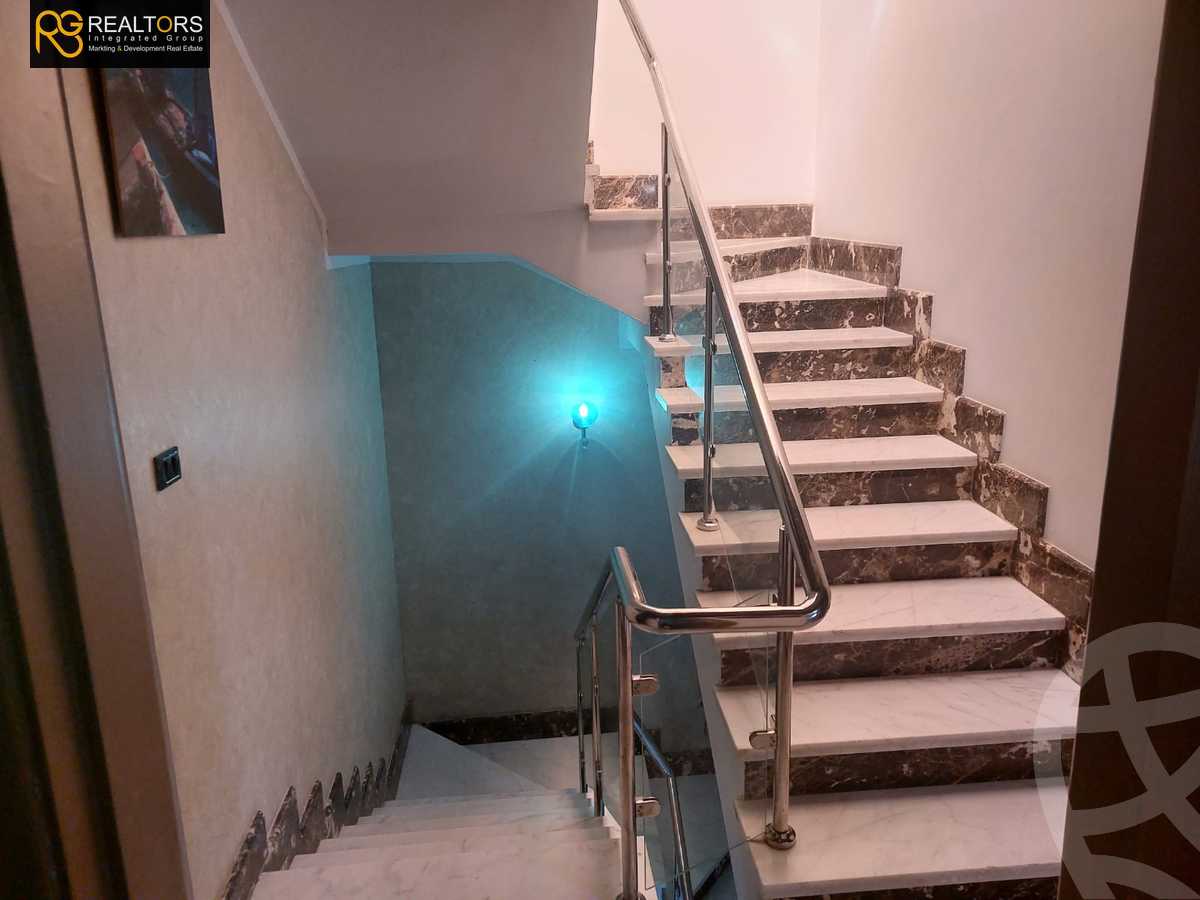 https://aqarmap.com.eg/ar/listing/5446901-for-sale-cairo-6th-of-october-compounds-reem-residence